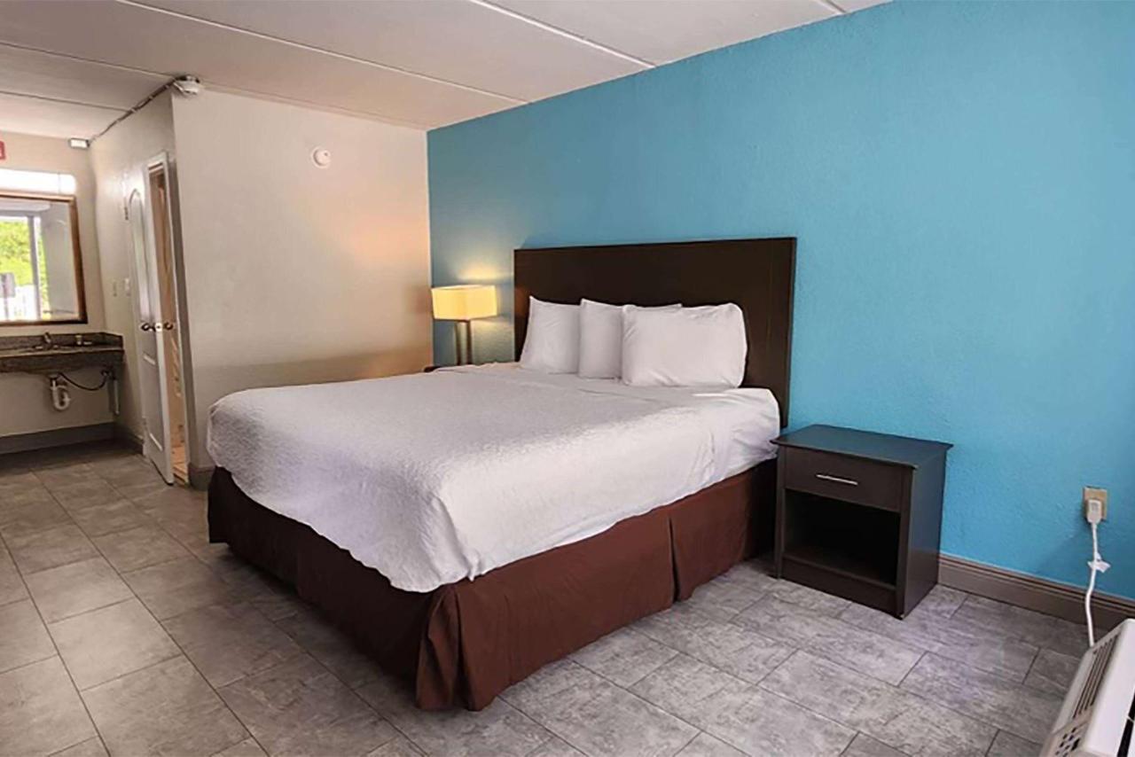 Travelodge By Wyndham Kingsland Ga Exterior photo