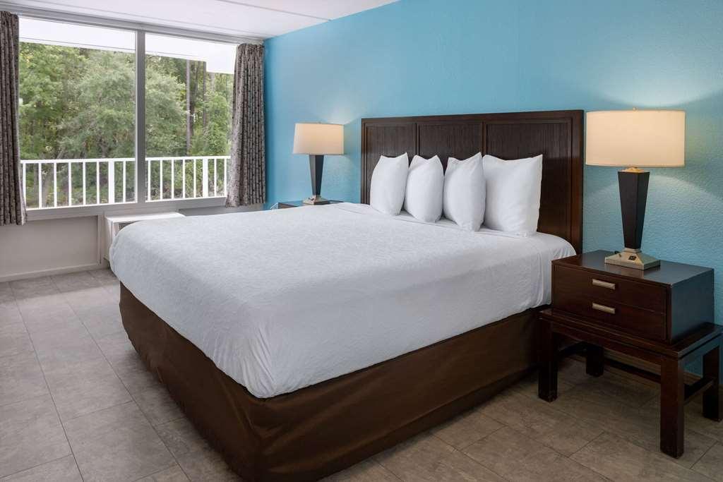 Travelodge By Wyndham Kingsland Ga Room photo