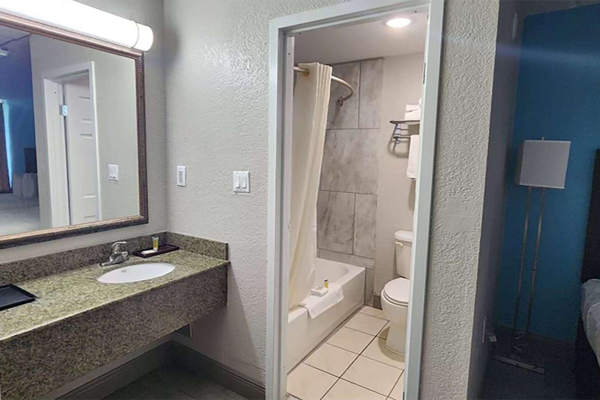 Travelodge By Wyndham Kingsland Ga Exterior photo